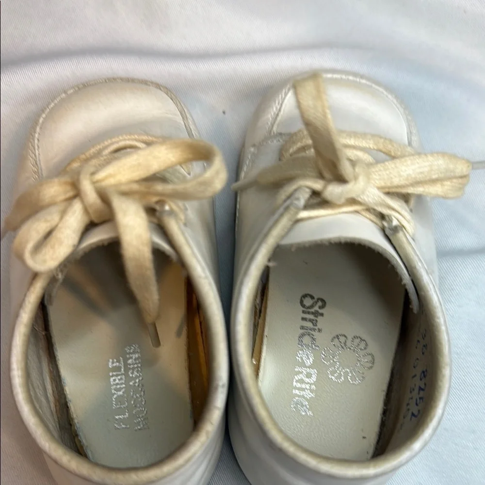 Vintage Stride Rite Baby Hard Bottom White Walking Shoes Baby Size 3 E
